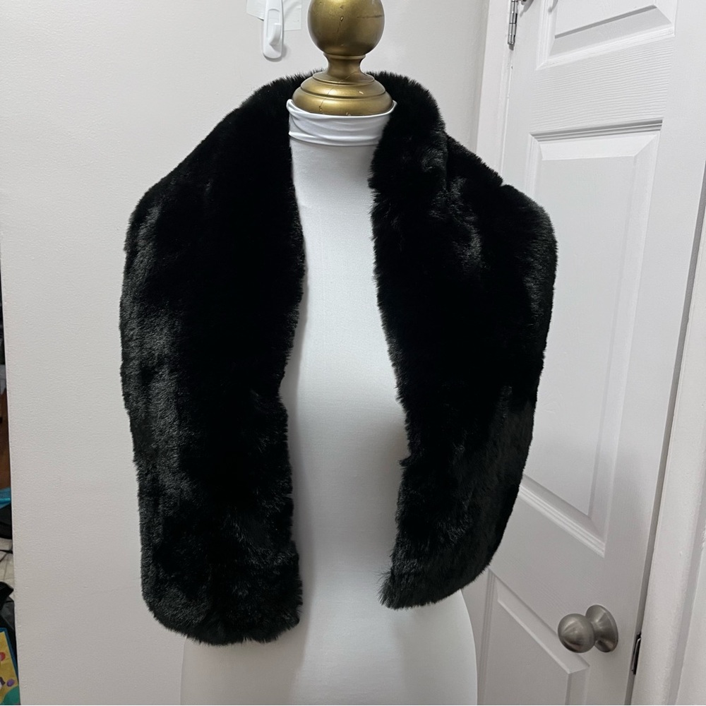 Adrienne Vittadini Black Faux Mink Fur Pull Through Scarf - Picture 3 of 10